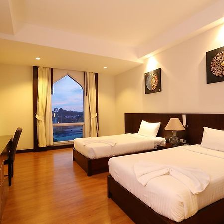 Grande Southern Hotel Thung Song Buitenkant foto