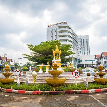 Grande Southern Hotel Thung Song Buitenkant foto