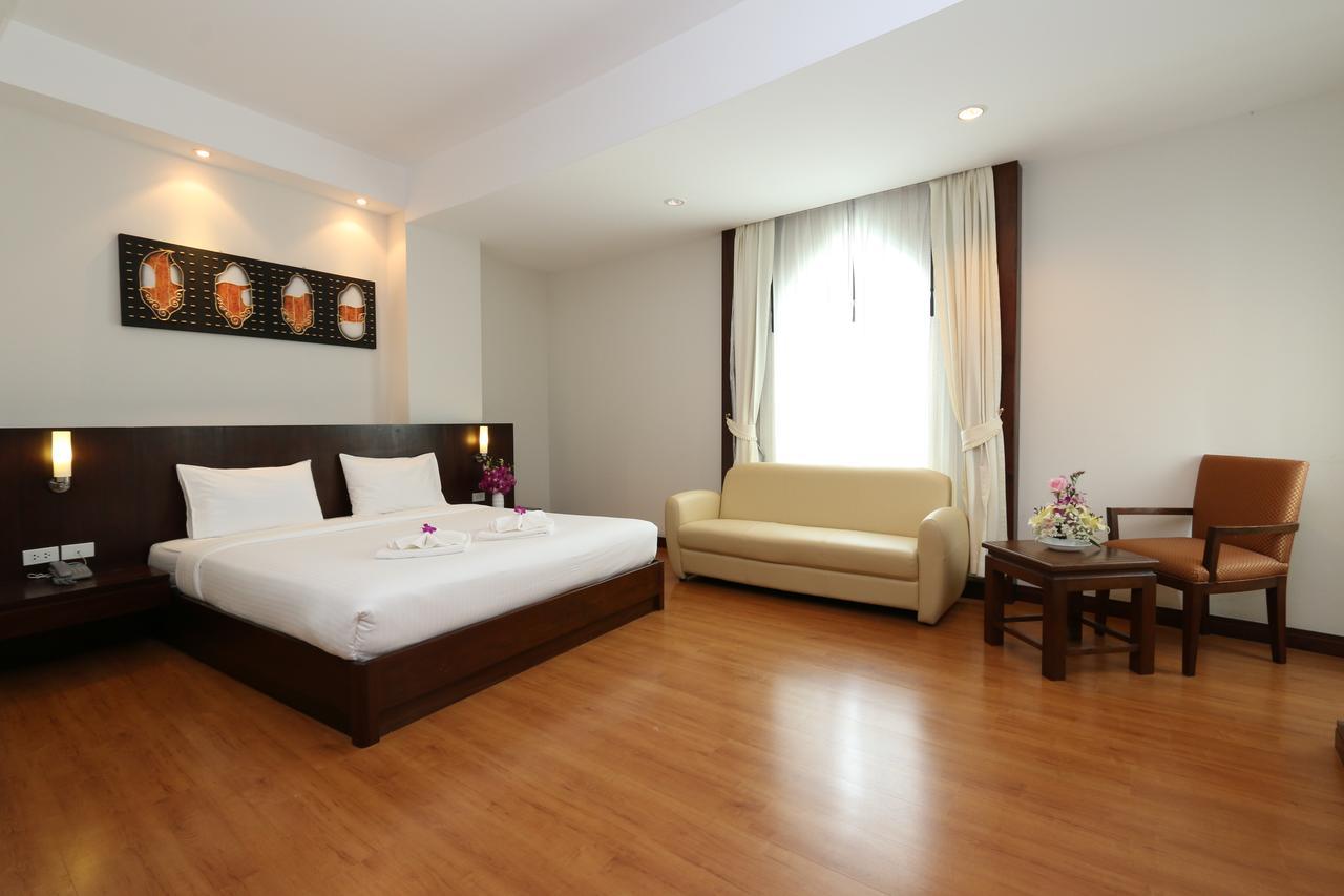 Grande Southern Hotel Thung Song Buitenkant foto
