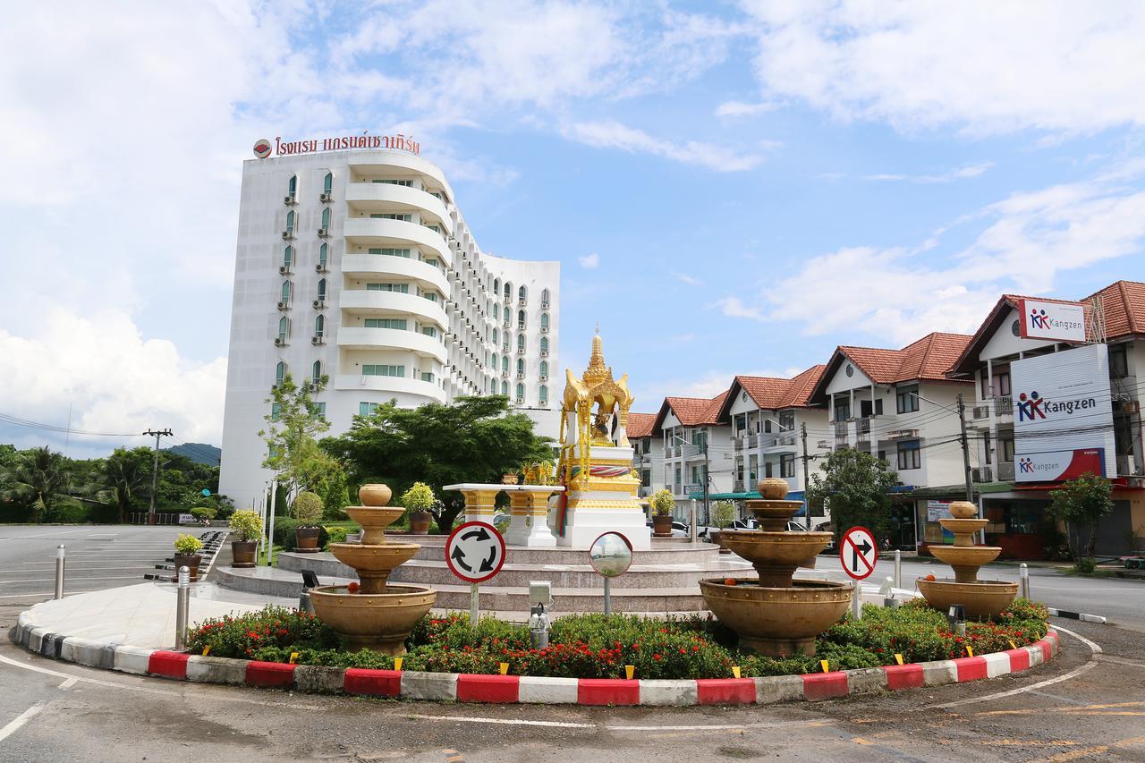 Grande Southern Hotel Thung Song Buitenkant foto