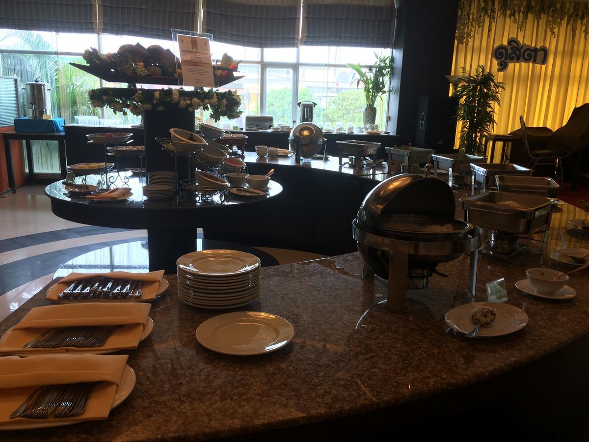 Grande Southern Hotel Thung Song Buitenkant foto