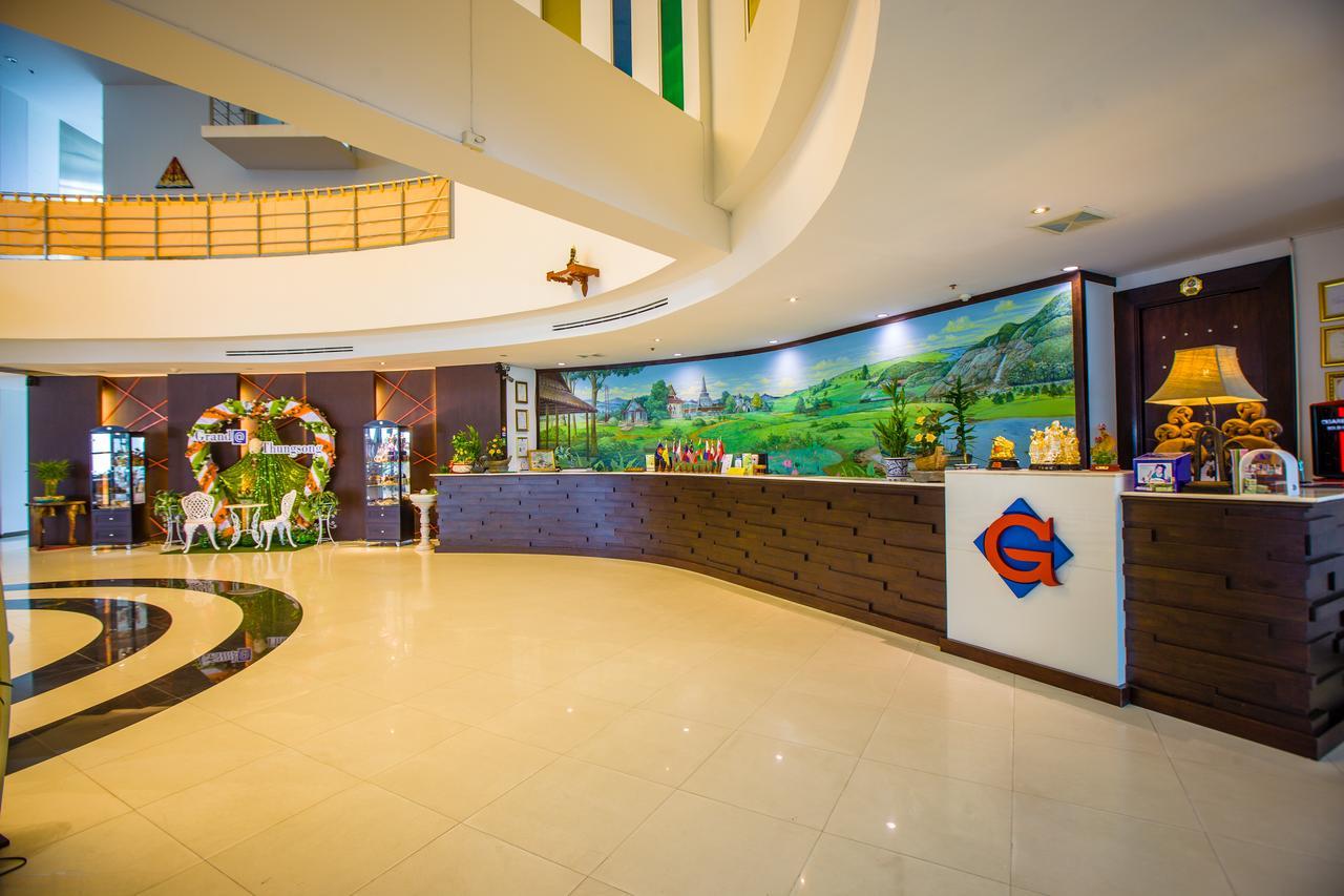 Grande Southern Hotel Thung Song Buitenkant foto