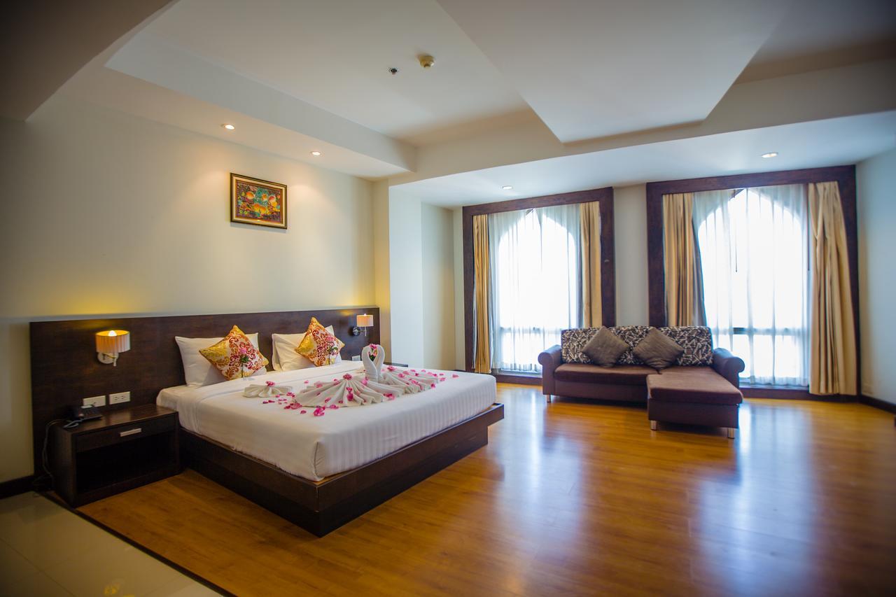 Grande Southern Hotel Thung Song Buitenkant foto