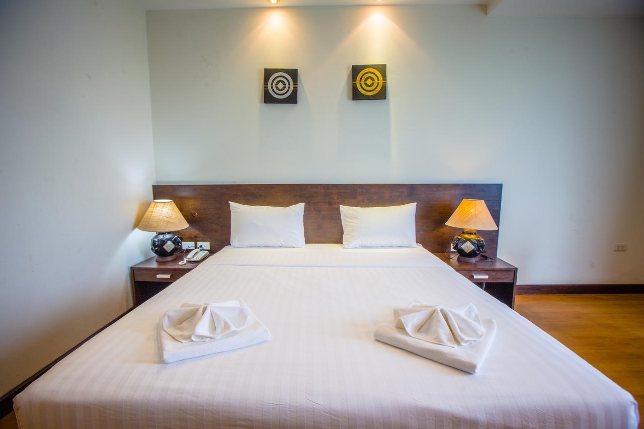 Grande Southern Hotel Thung Song Buitenkant foto
